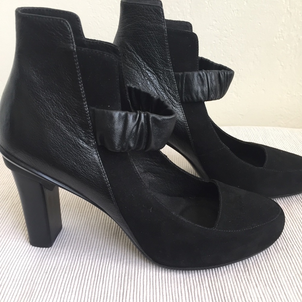 Tsubo Black Heels Size 7 MINT condition